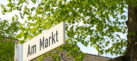 Straßenschild von der Straße Am Markt in der Gemeinde Trittau